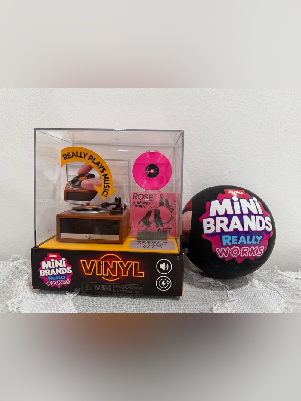 Mini Brands Really Works MINI RECORD PLAYER + CAPSULE Vinyl Playset Series 1 NEW